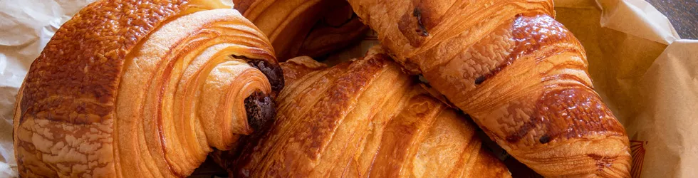 Viennoiseries savoureuses et traditionnelles